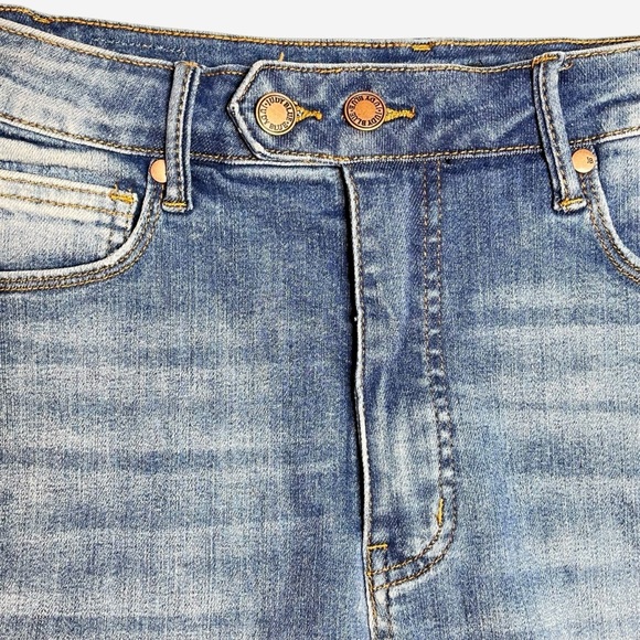 Judy Blue High Waist Tummy Control Double Button Jean Shorts 150269 - Picture 3 of 9